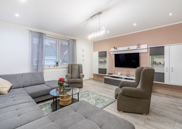 REZERVOVANÉ: Na predaj 5-izbový rodinný dom s garážou v Trnave – časť Tulipán