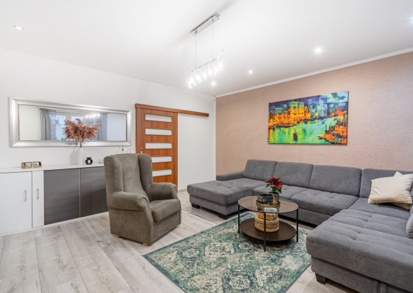 REZERVOVANÉ: Na predaj 5-izbový rodinný dom s garážou v Trnave – časť Tulipán