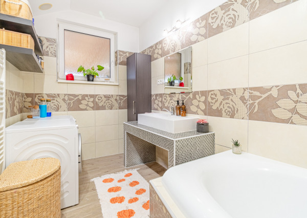 REZERVOVANÉ: Na predaj 5-izbový rodinný dom s garážou v Trnave – časť Tulipán