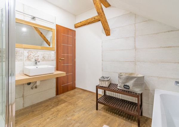 REZERVOVANÉ: Na predaj 5-izbový rodinný dom s garážou v Trnave – časť Tulipán