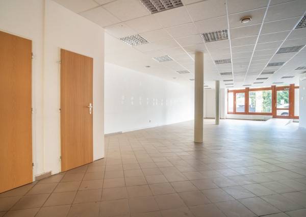 Na prenájom obchodný priestor na Zámockej ulici pod Bratislavským hradom