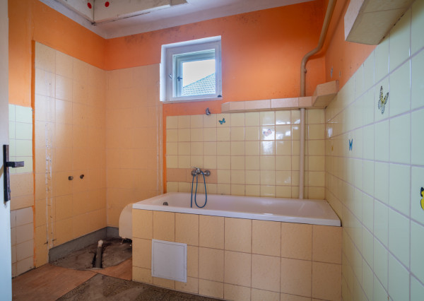 Na predaj pôvodný 3-izbový rodinný dom s potenciálom v Trenčíne, časť Zlatovce