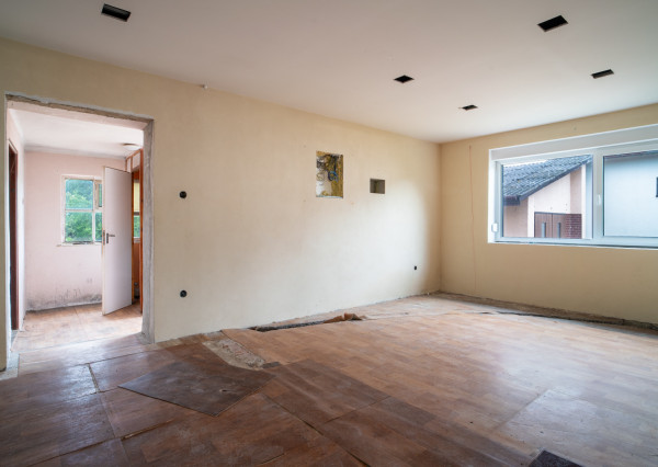 Na predaj pôvodný 3-izbový rodinný dom s potenciálom v Trenčíne, časť Zlatovce