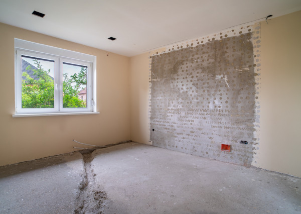 Na predaj starší rodinný dom s veľkým pozemkom v Trenčíne, časť Zlatovce