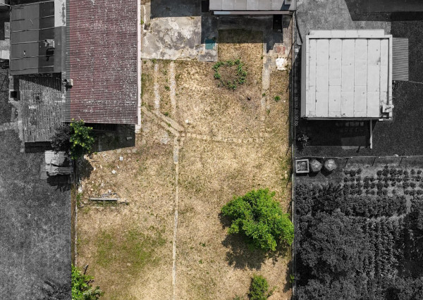 Na predaj starší rodinný dom s veľkým pozemkom v Trenčíne, časť Zlatovce