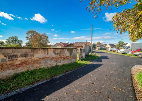 REZERVOVANÉ:Na predaj pozemok so stavebným povolením a projektom k rodinnému domu v obci Vysoká pri Morave