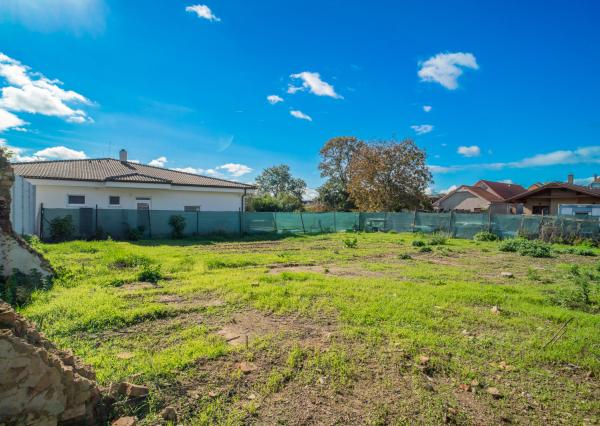 REZERVOVANÉ:Na predaj pozemok so stavebným povolením a projektom k rodinnému domu v obci Vysoká pri Morave