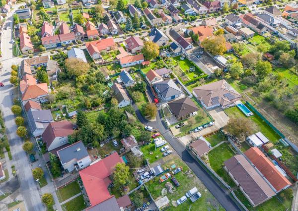 REZERVOVANÉ:Na predaj pozemok so stavebným povolením a projektom k rodinnému domu v obci Vysoká pri Morave