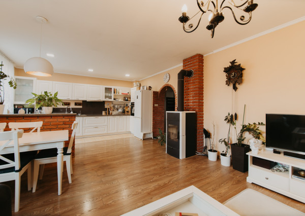 PREDANÉ: Na predaj priestranný rodinný dom v obci Beluša