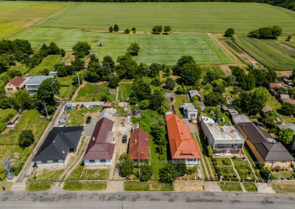 Na predaj rozmerný pozemok vhodný na výstavbu v obci Moravany časť Lučkovce