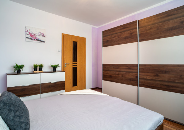 REZERVOVANÉ: Na predaj pekný 3-izbový byt s loggiou v Dúbravke