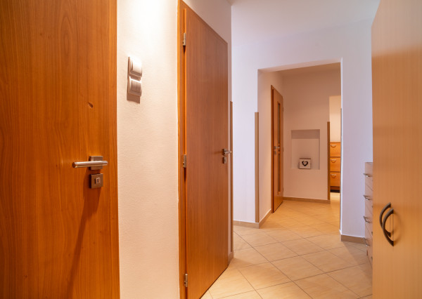 REZERVOVANÉ: Na predaj pekný 3-izbový byt s loggiou v Dúbravke