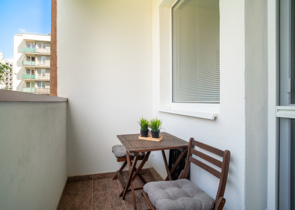 REZERVOVANÉ: Na predaj pekný 3-izbový byt s loggiou v Dúbravke