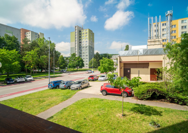 REZERVOVANÉ: Na predaj pekný 3-izbový byt s loggiou v Dúbravke