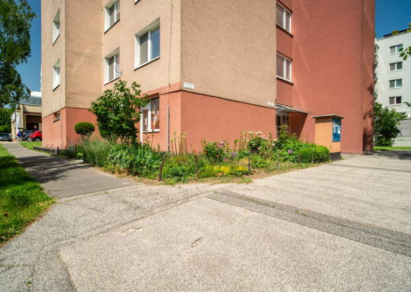 REZERVOVANÉ: Na predaj pekný 3-izbový byt s loggiou v Dúbravke