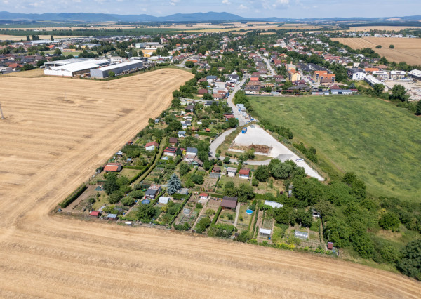 Na predaj záhradná chatka v rekreačnej oblasti v Špačinciach