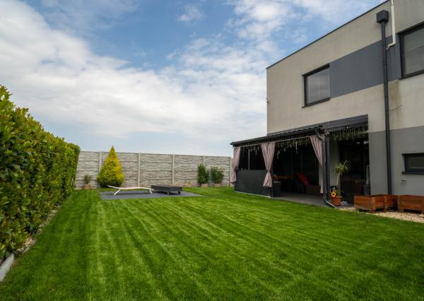 REZERVOVANÉ:Na predaj rodinný dom s terasou v Dunajskej Lužnej