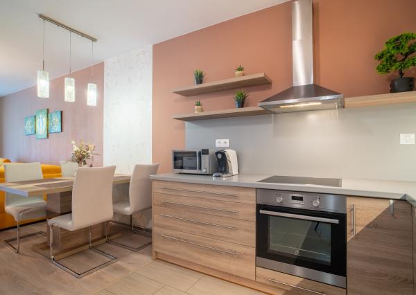 REZERVOVANÉ: Na predaj priestranný 3-izbový byt na Slávičej ulici v Senci