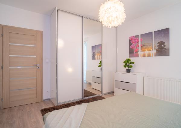 REZERVOVANÉ: Na predaj priestranný 3-izbový byt na Slávičej ulici v Senci