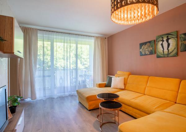 REZERVOVANÉ: Na predaj priestranný 3-izbový byt na Slávičej ulici v Senci