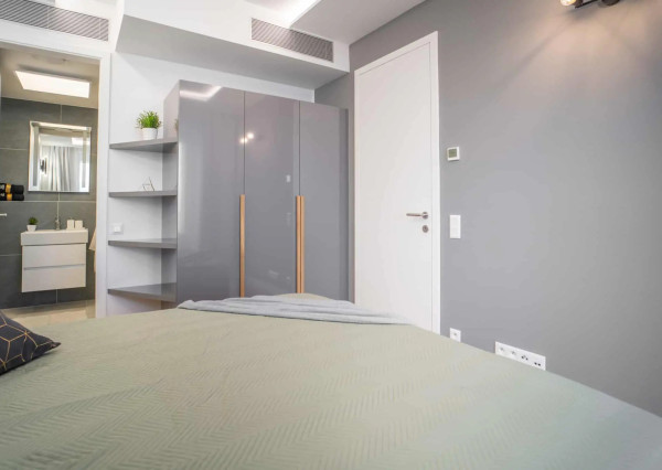 Na prenájom kompletne zariadený 2-izbový byt s garážovým parkovacím státím v SKYPARKU