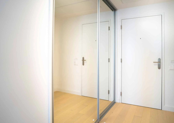 Na prenájom kompletne zariadený 2-izbový byt s garážovým parkovacím státím v SKYPARKU