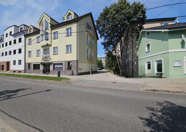 Na prenájom  3-izbový byt v Malackách na ulici Radlinského