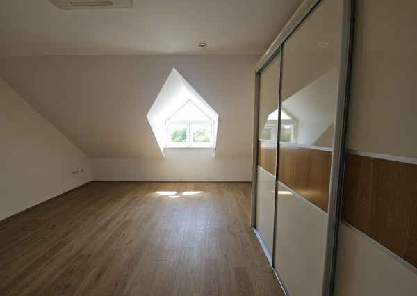 Na prenájom  3-izbový byt v Malackách na ulici Radlinského