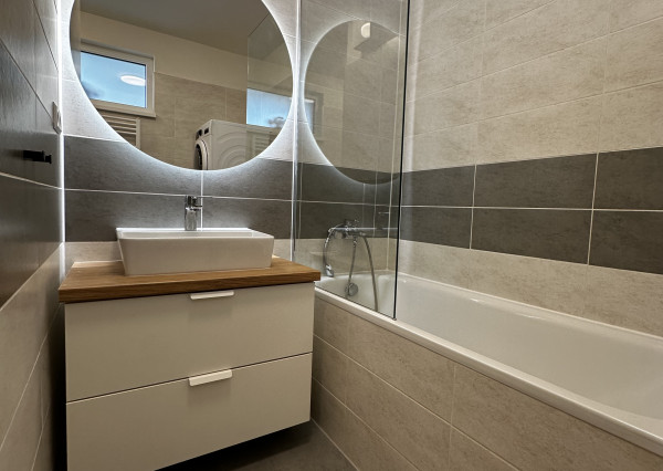 REZERVOVANÉ: Na predaj elegantný 3-izbový byt v novostavbe Nové Zlatovce, Trenčín