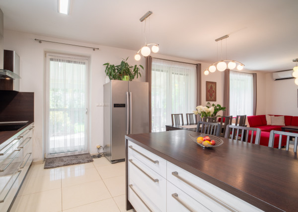 REZERVOVANÉ:Na predaj nadštandardná rodinná vila v obci Dunajská Lužná