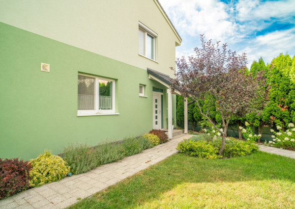 REZERVOVANÉ:Na predaj nadštandardná rodinná vila v obci Dunajská Lužná