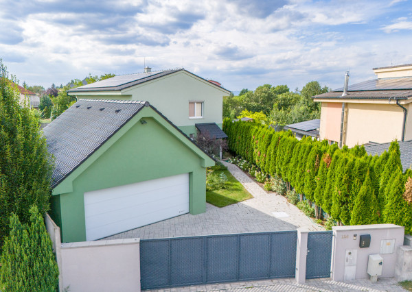 REZERVOVANÉ:Na predaj nadštandardná rodinná vila v obci Dunajská Lužná