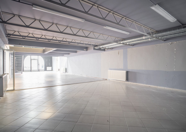 Na prenájom veľkorysý obchodný priestor s mezanínom na Zámockej ulici pod Bratislavským hradom