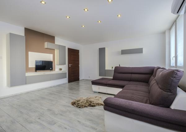 Na prenájom 3-izbový, zariadený a klimatizovaný byt v časti Košice – Jazero