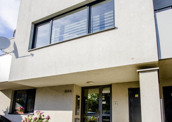 Na prenájom 2-izbový byt s veľkým slnečným balkónom v Hviezdoslavove