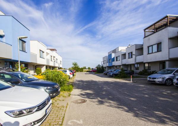 Na prenájom 2-izbový byt s veľkým slnečným balkónom v Hviezdoslavove