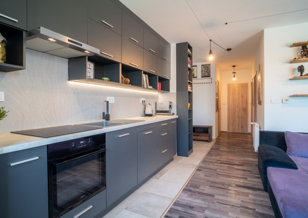 REZERVOVANÉ: Na predaj 3-izbový byt s parkovacím státím v Rajke