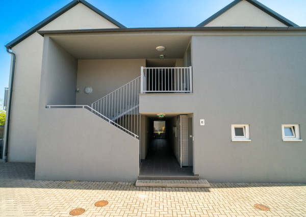 REZERVOVANÉ: Na predaj 3-izbový byt s parkovacím státím v Rajke