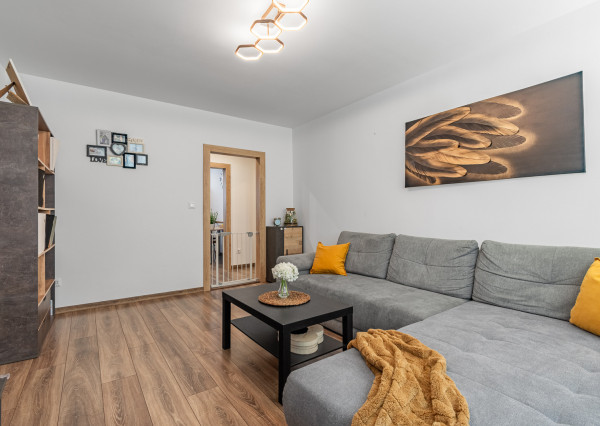 Na predaj kompletne zariadený 3,5-izbový byt v Dolnej Strede