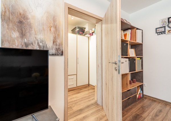 Na predaj kompletne zariadený 3,5-izbový byt v Dolnej Strede