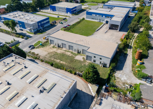 Na predaj novostavba haly s výbornou dostupnosťou v priemyselnej časti Šamorína určená na výrobu a skladovanie