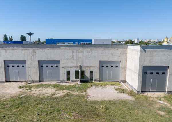 Na predaj novostavba haly s výbornou dostupnosťou v priemyselnej časti Šamorína určená na výrobu a skladovanie