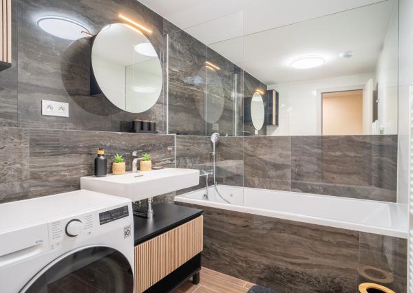 Na prenájom 2-izbový byt so šatníkom v Eurovea Tower – Bratislava