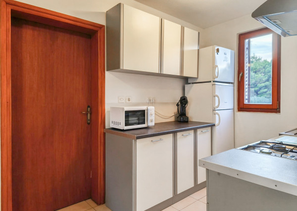 Na predaj 3-izbový apartmán na ostrove Vir v Chorvátsku