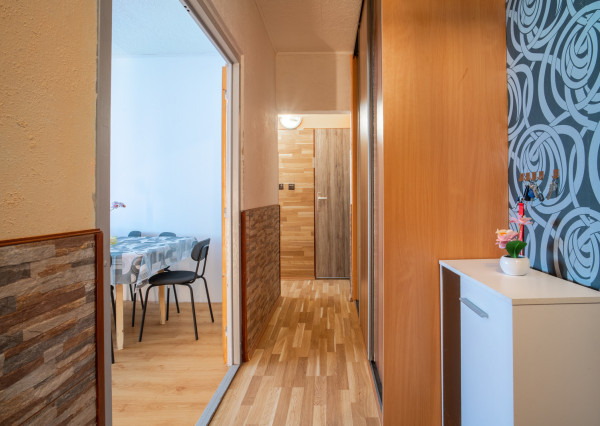 Na predaj atraktívny 2-izbový byt vo Vrábloch - Žitava