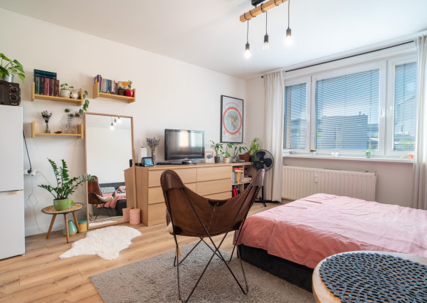 Na predaj 1-izbový byt v Bratislave na Hraničnej ulici