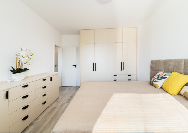 REZERVOVANÉ - Na predaj zariadený 4-izbový byt v Dúbravke