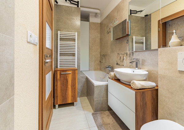 Na prenájom kompletne zariadený 4-izbový podkrovný byt v Ivanke pri Dunaji