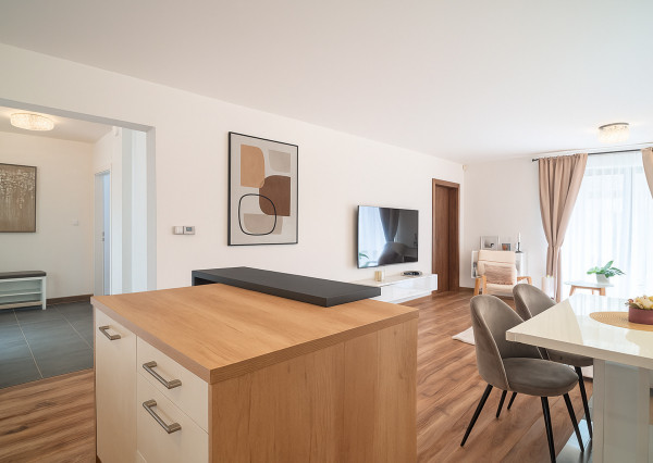 REZERVOVANÉ - Na predaj 5-izbový rodinný dom v Rovinke