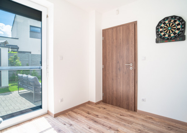 REZERVOVANÉ - Na predaj 5-izbový rodinný dom v Rovinke